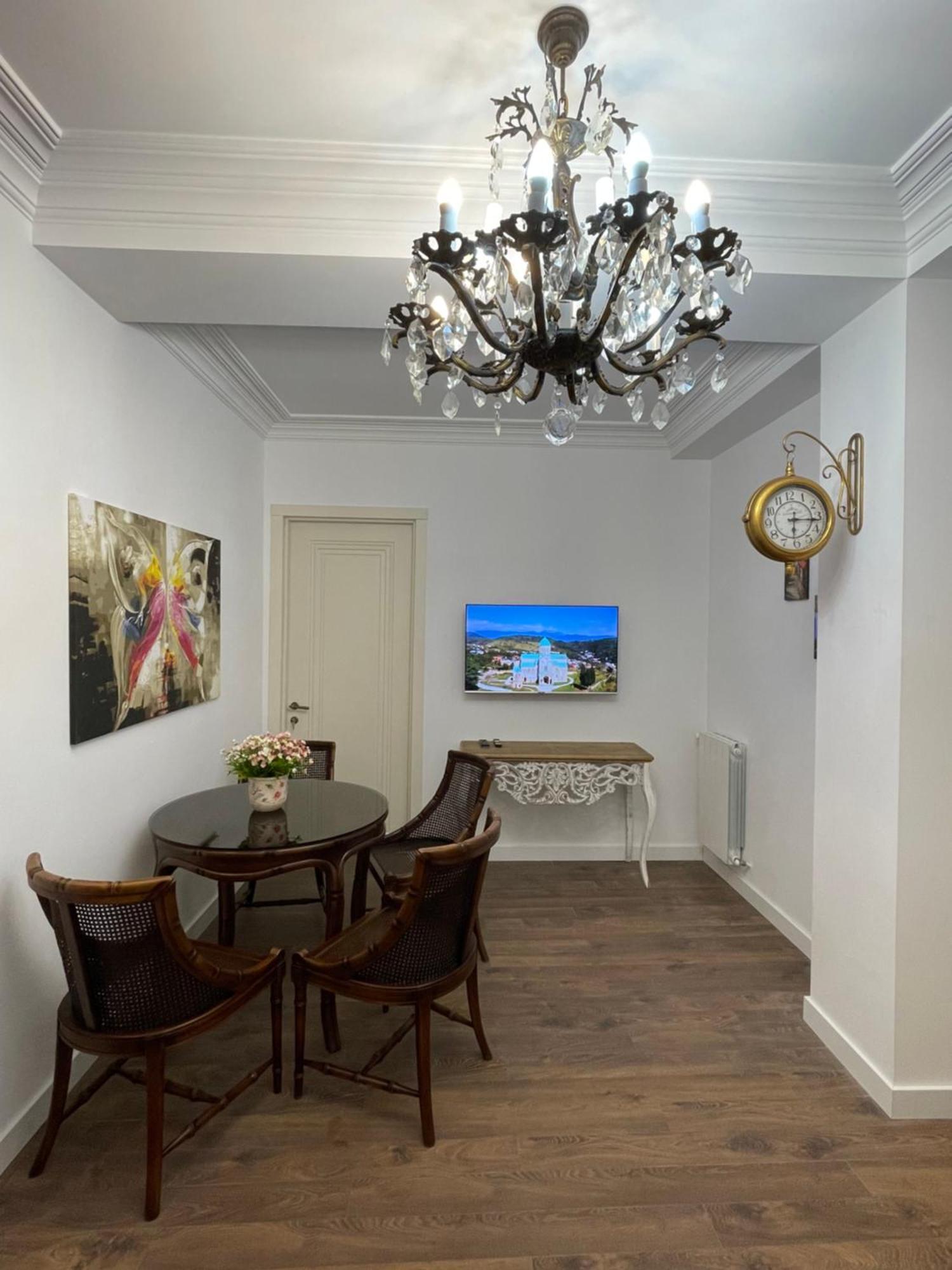 Picasso Apartment Kutaisi Dış mekan fotoğraf