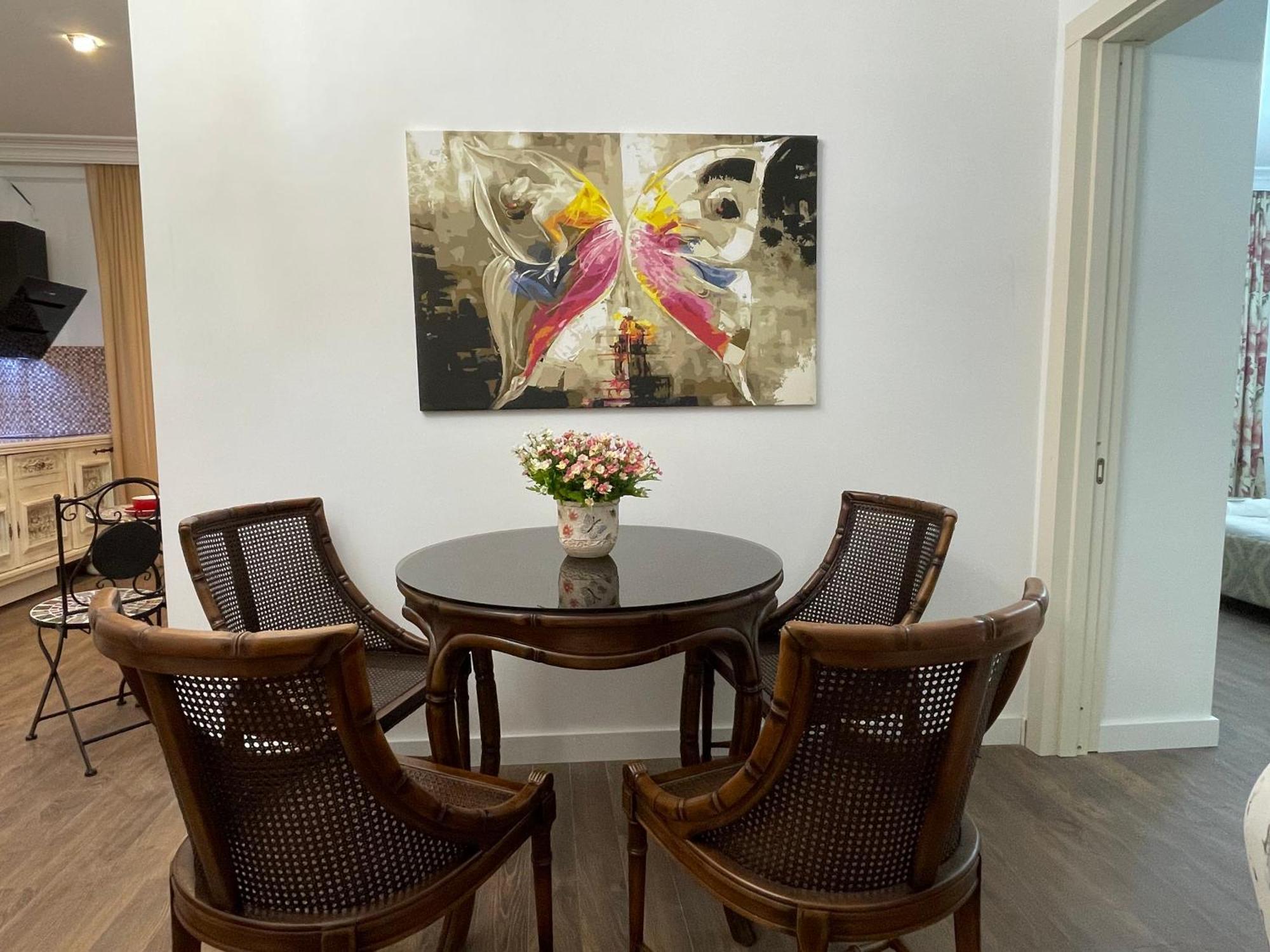 Picasso Apartment Kutaisi Dış mekan fotoğraf